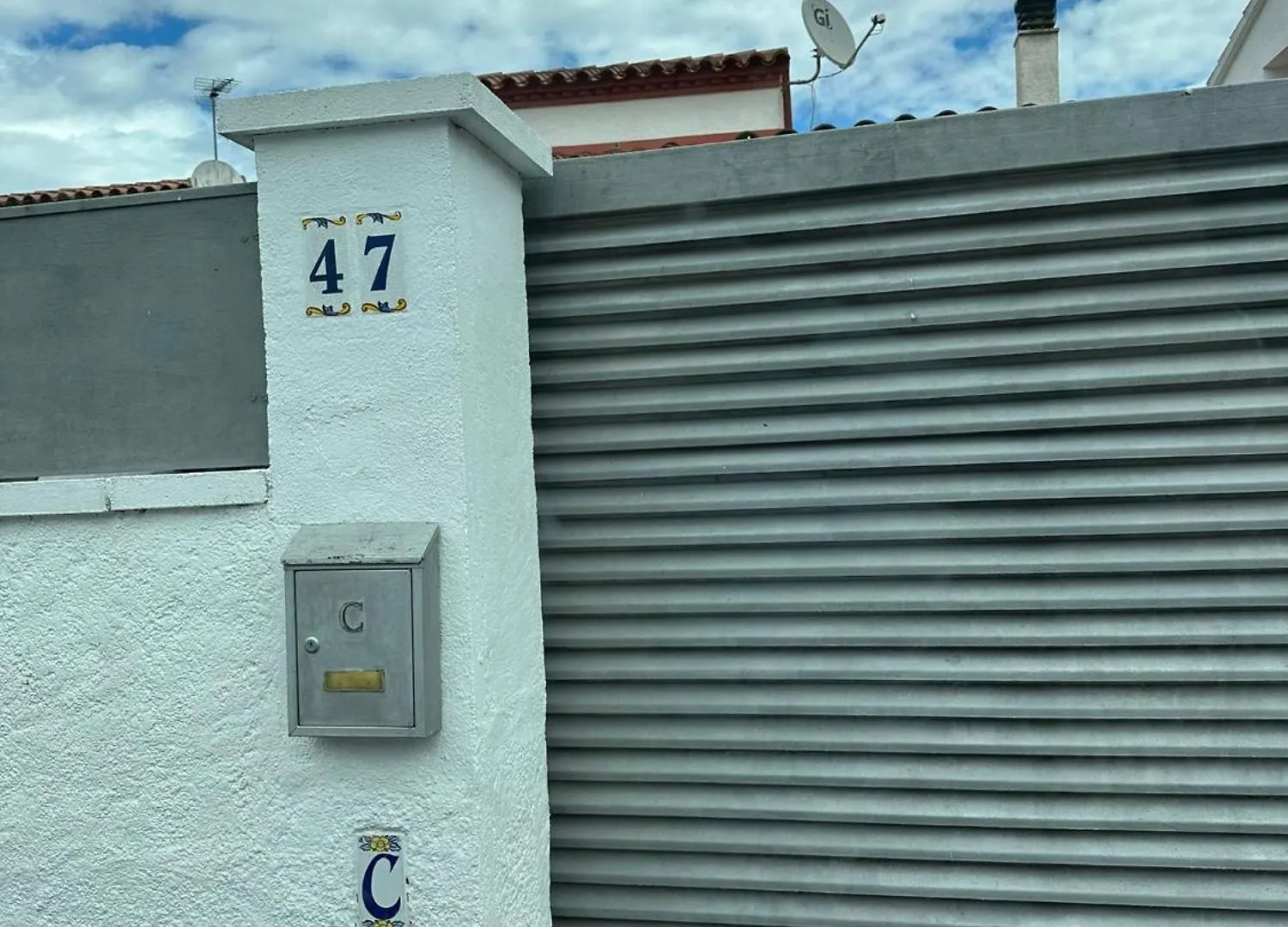 הוילה Casa Acogedora De 2 Plantas אמפוריבראבה בית נופש